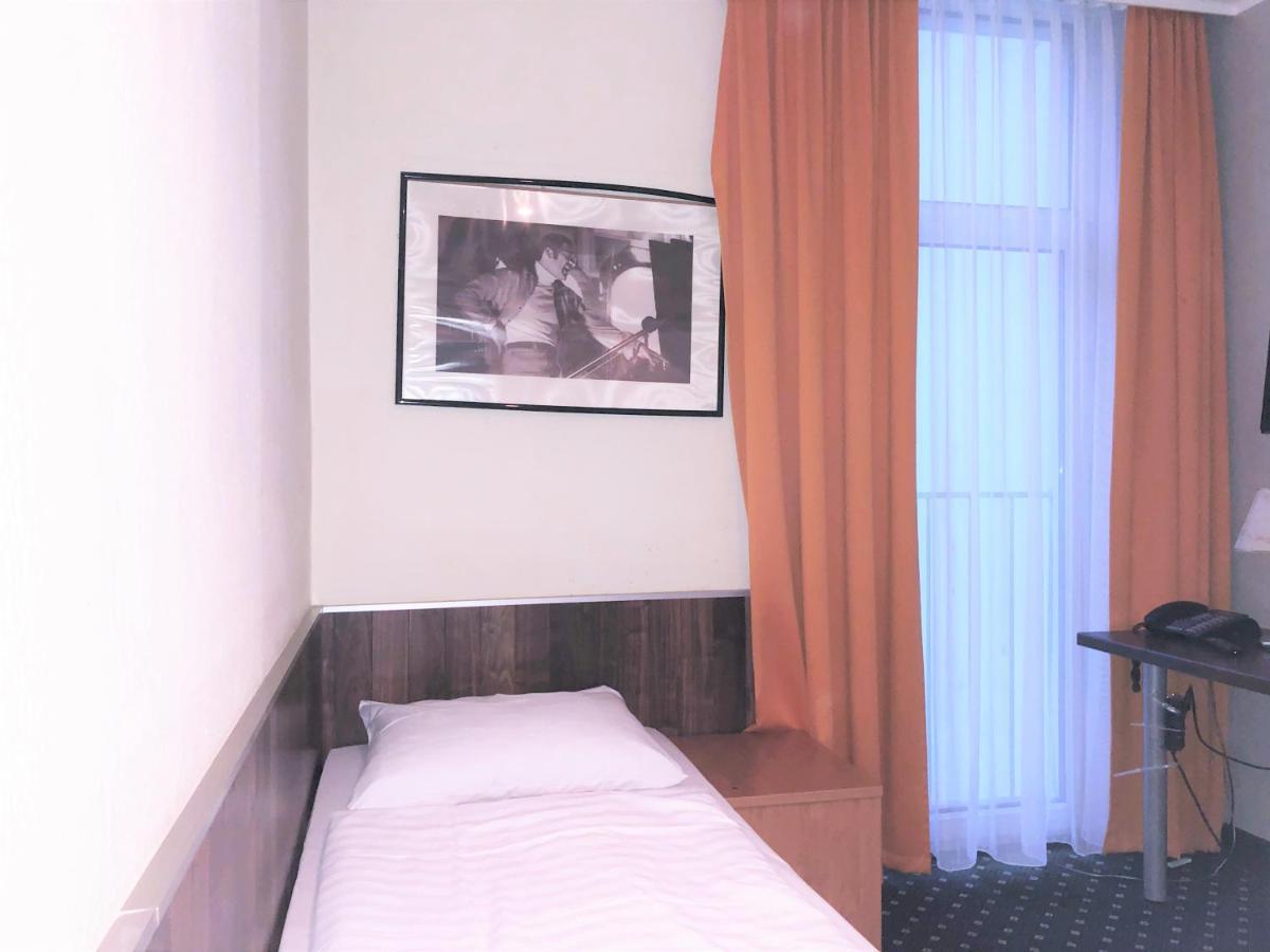 Frankair Star Hotel Frankfurt City Frankfurt am Main Exterior photo